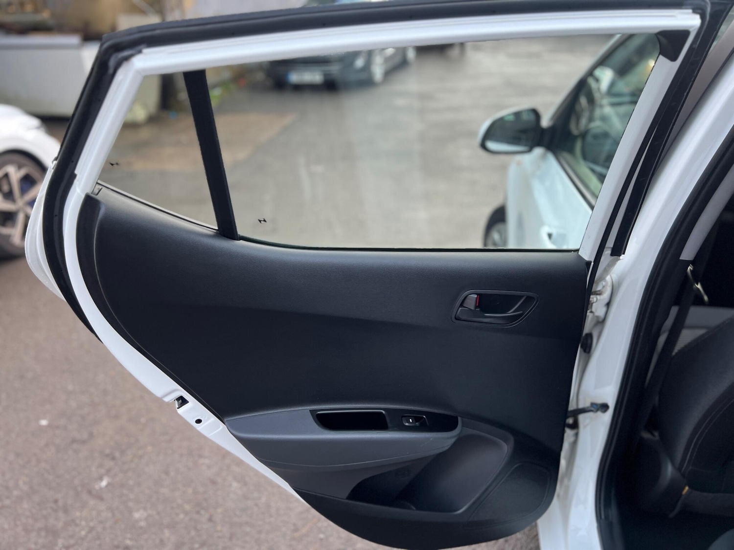 Used Hyundai i10 2018 for sale - 76850221: Photo 17