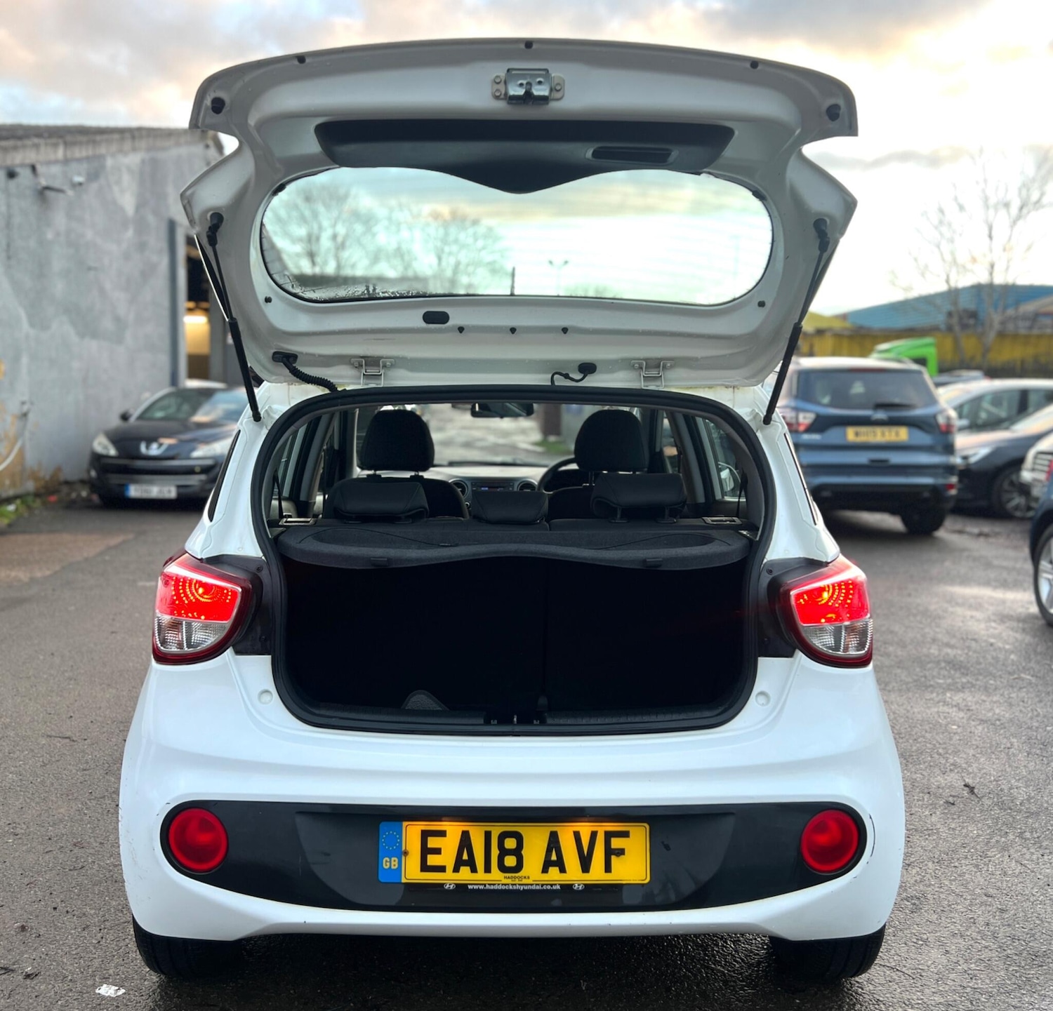 Used Hyundai i10 2018 for sale - 76850221: Photo 18