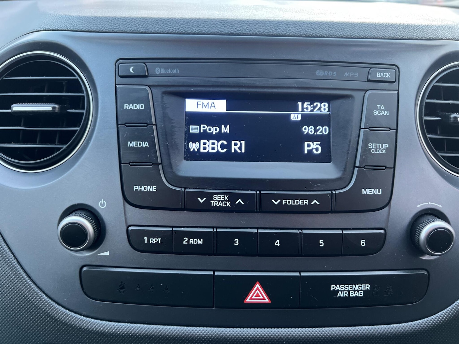 Used Hyundai i10 2018 for sale - 76850221: Photo 31