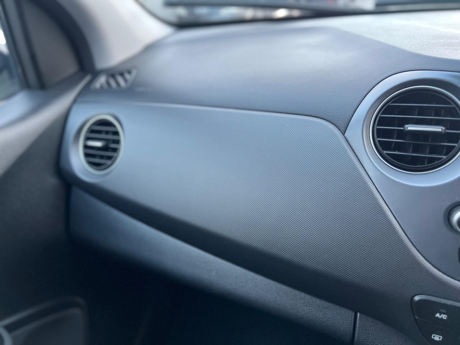 Used Hyundai i10 2018 for sale - 76850221: Photo 33