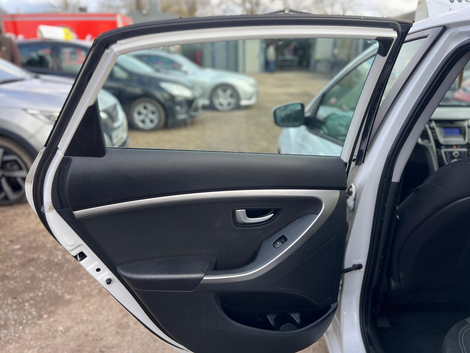 Used Hyundai i30 2012 for sale - 77823983: Photo 12