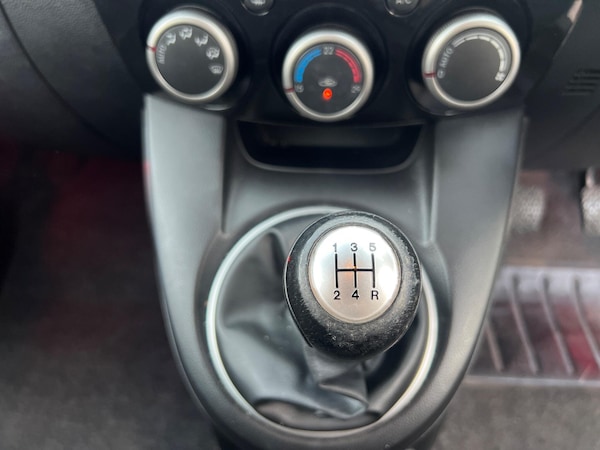 Used Mazda Mazda2 2014 for sale - 76136276: Photo 23