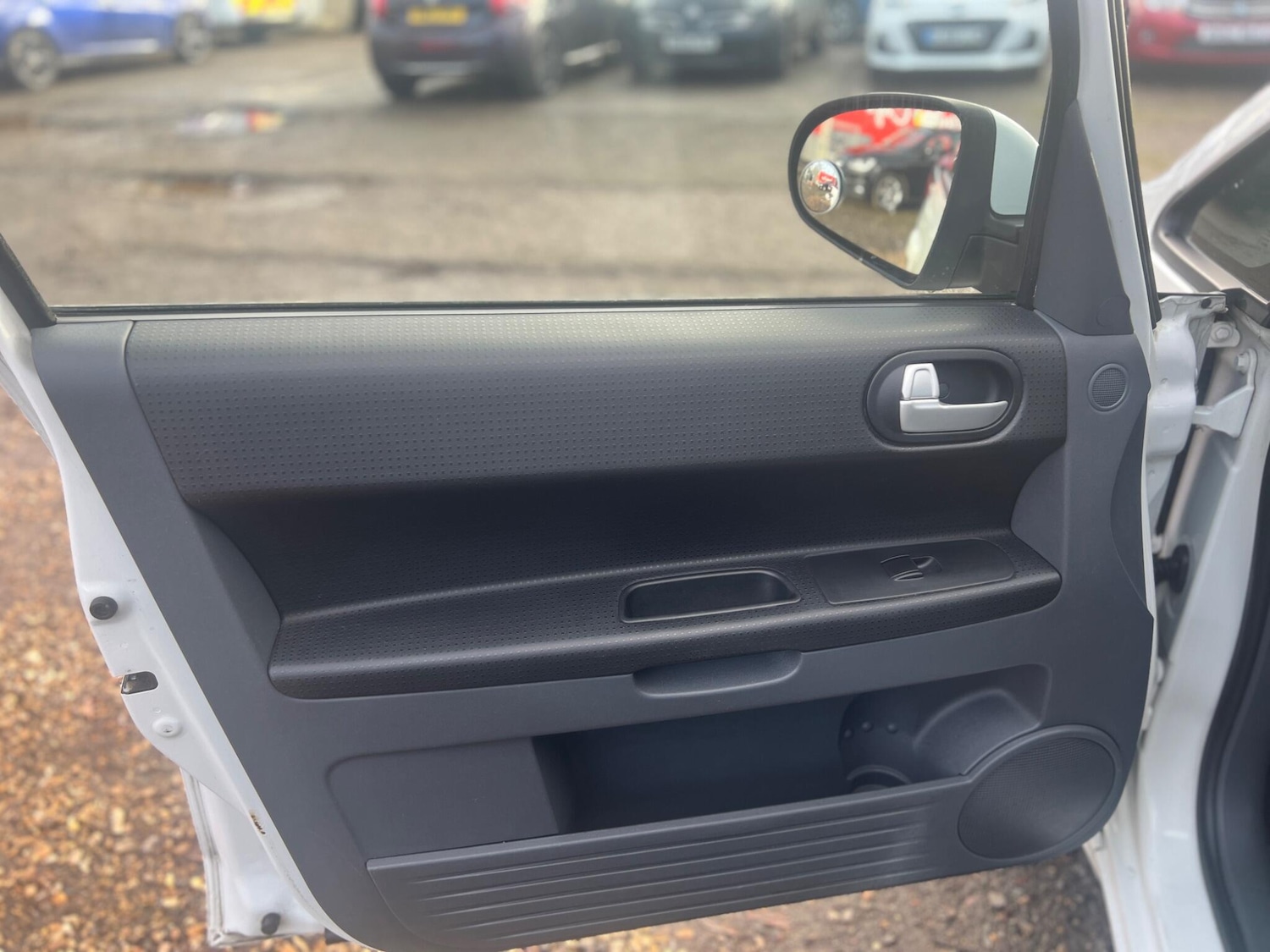 Used Mitsubishi Colt 2010 for sale - 77131025: Photo 16