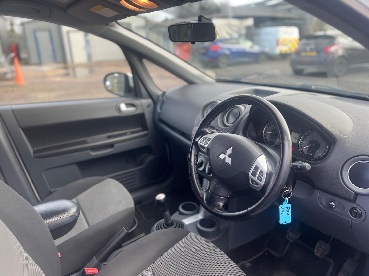 Used Mitsubishi Colt 2010 for sale - 77131025: Photo 24