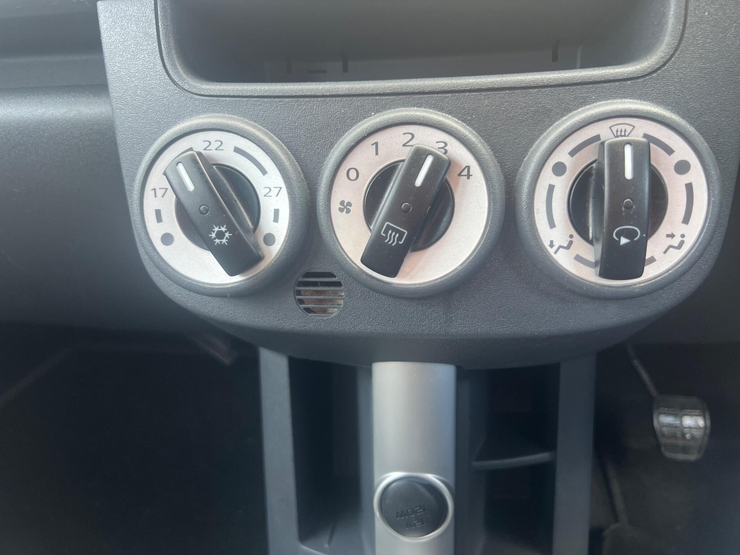 Used Mitsubishi Colt 2010 for sale - 77131025: Photo 29