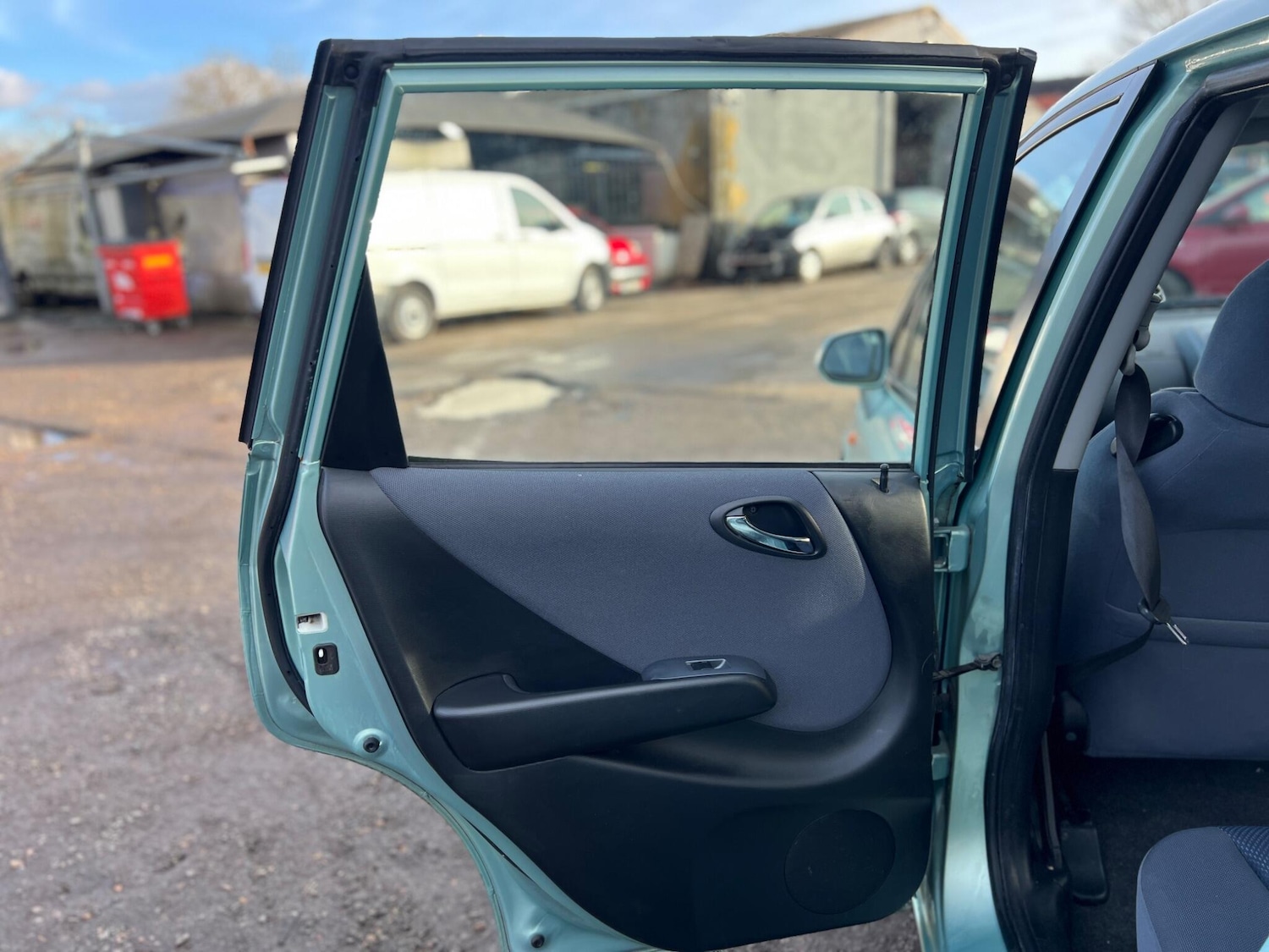 Used Honda Jazz 2004 for sale - 77559544: Photo 18