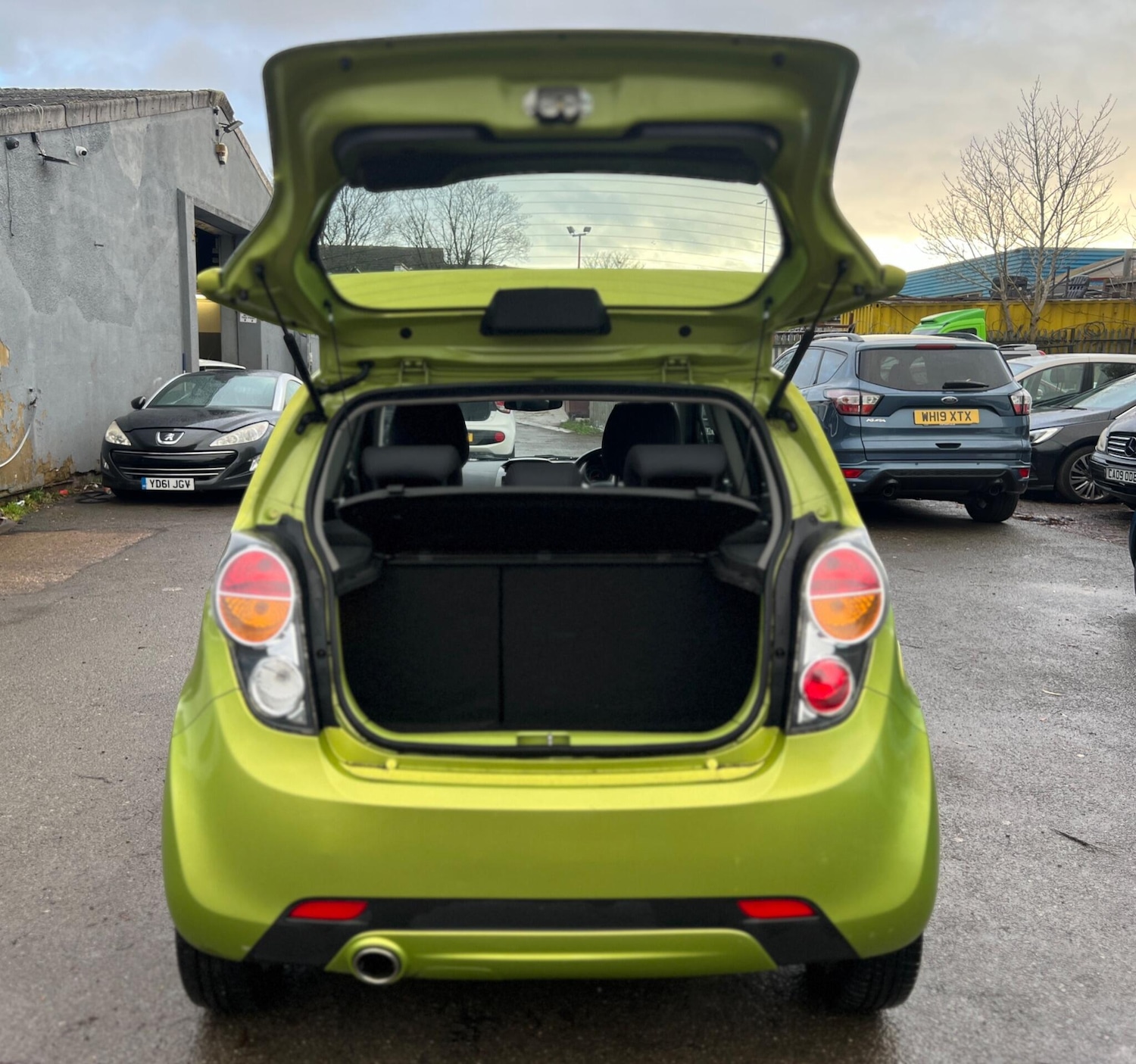 Used Chevrolet Spark 2012 for sale - 76850123: Photo 17