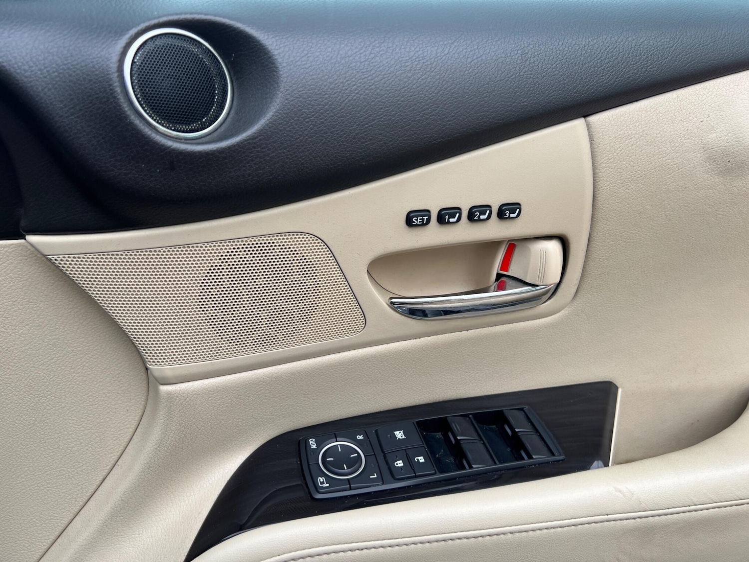 Used Lexus RX 2011 for sale - 77909792: Photo 16