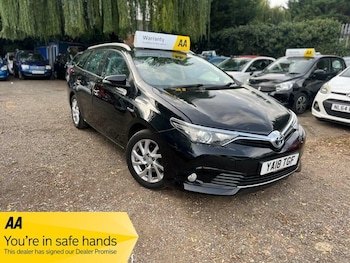 2018 (18) - 1.8 VVT-h Icon Tech Touring Sports CVT Euro 6 (s/s) 5dr