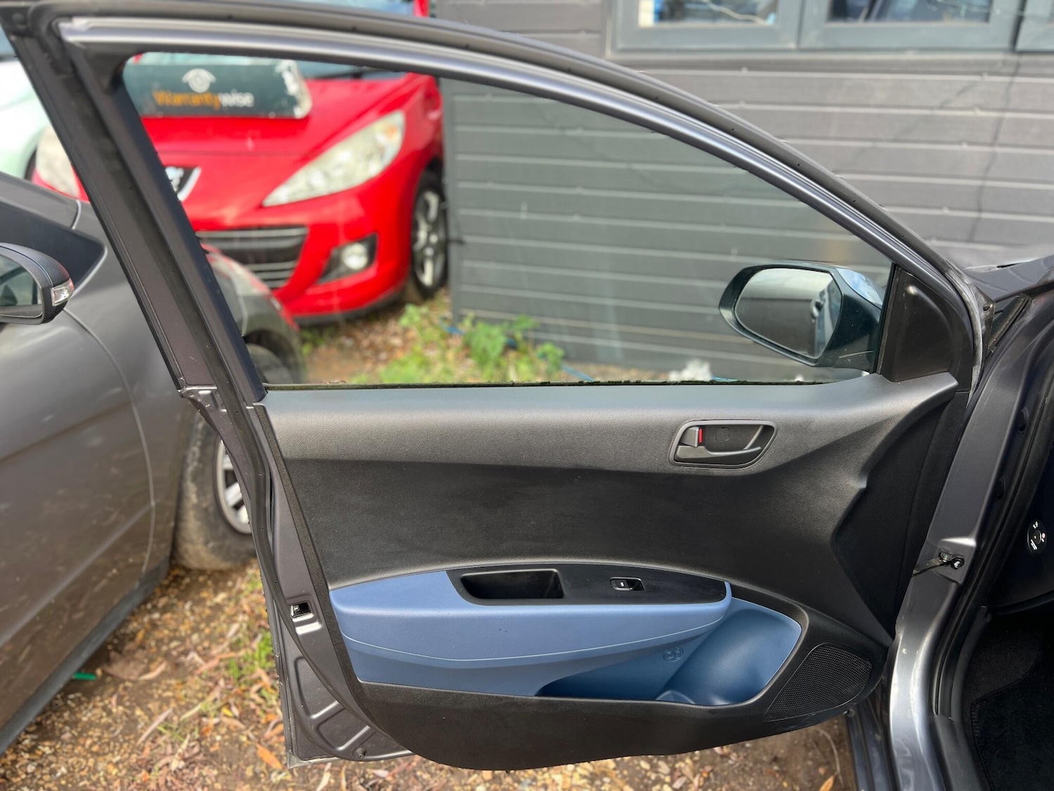 Used Hyundai i10 2014 for sale - 77050156: Photo 17