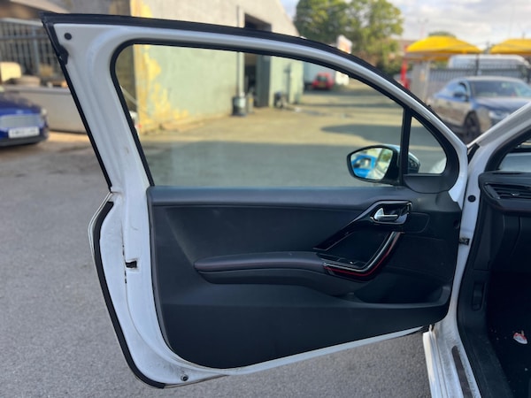 Used Peugeot 208 2017 for sale - 75646245: Photo 11