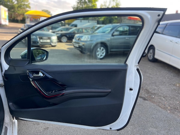 Used Peugeot 208 2017 for sale - 75646245: Photo 9