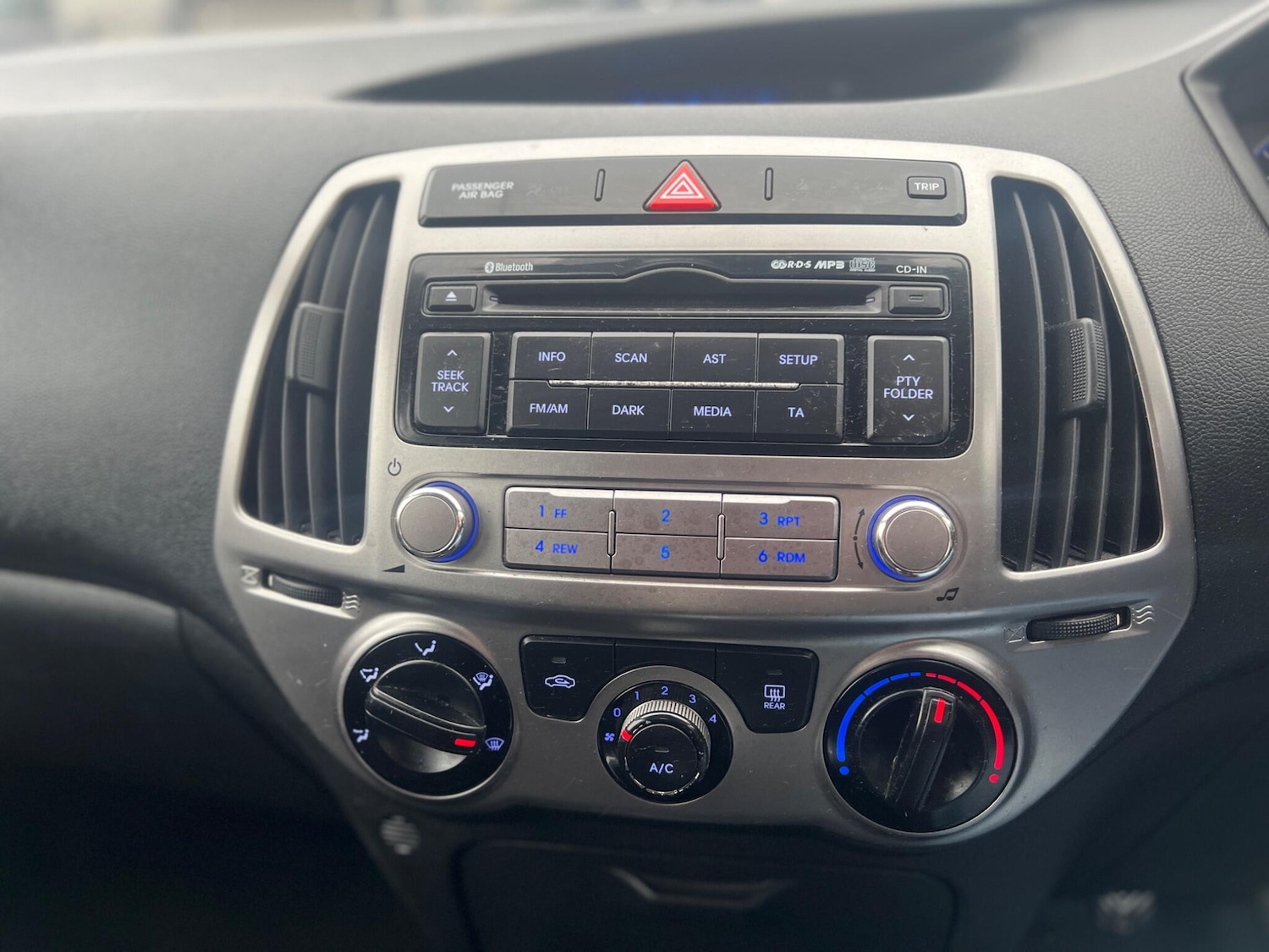 Used Hyundai i20 2014 for sale - 77291644: Photo 20