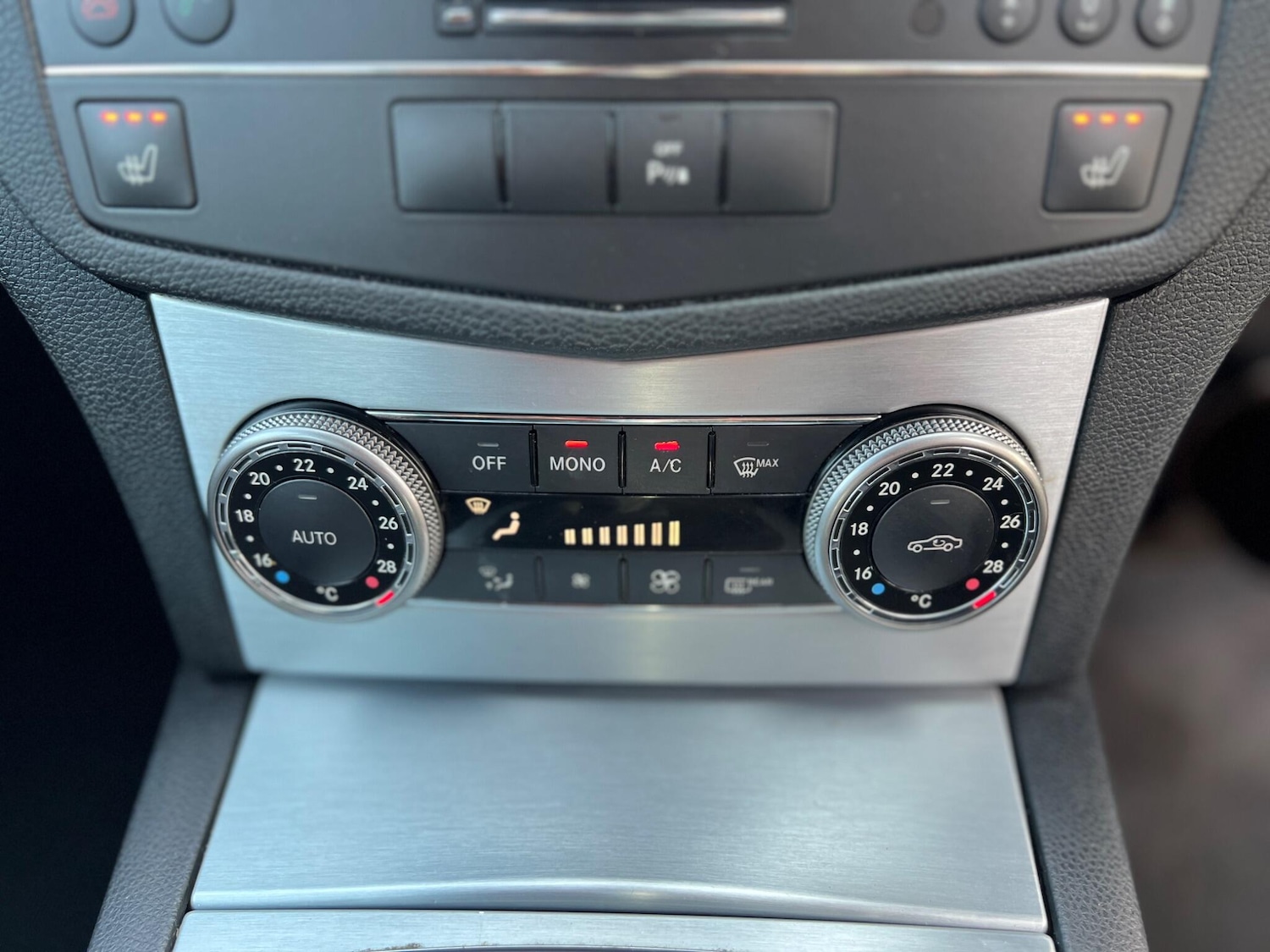 Used Mercedes-Benz C Class 2008 for sale - 77560004: Photo 32