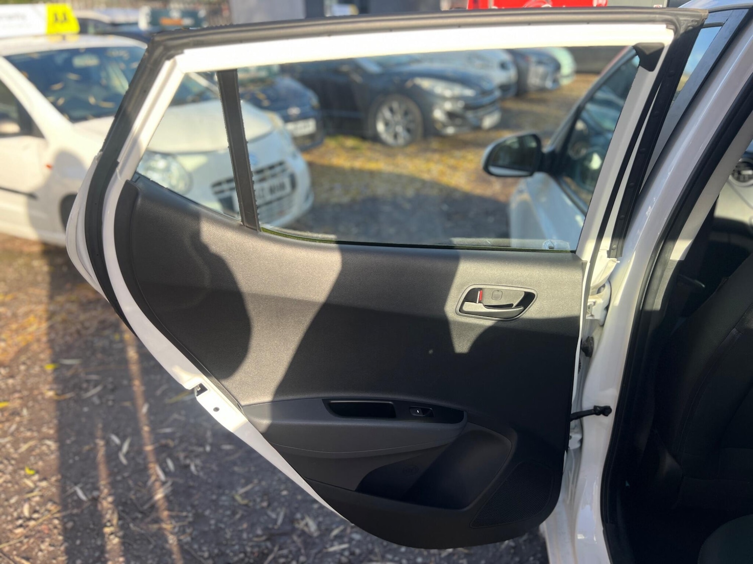 Used Hyundai i10 2018 for sale - 76899258: Photo 19