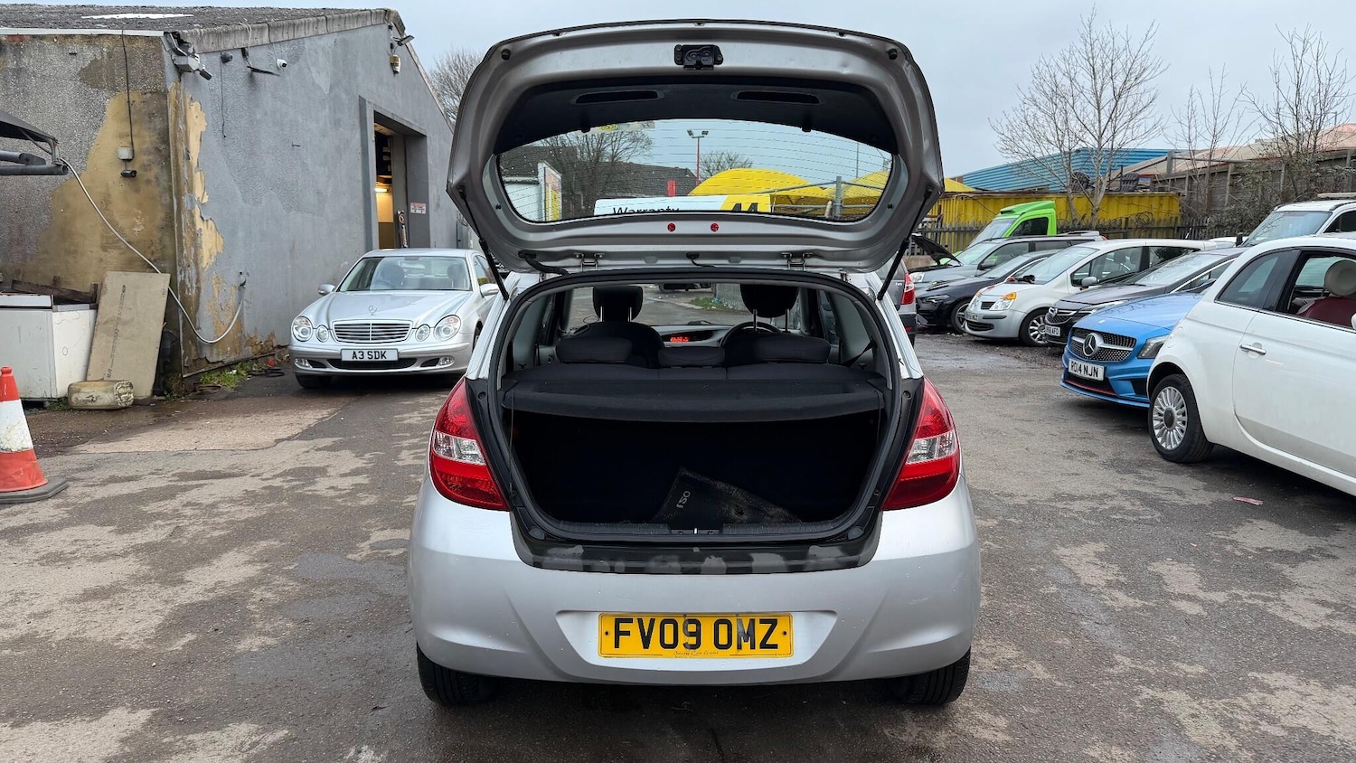 Used Hyundai i20 2009 for sale - 76743610: Photo 19