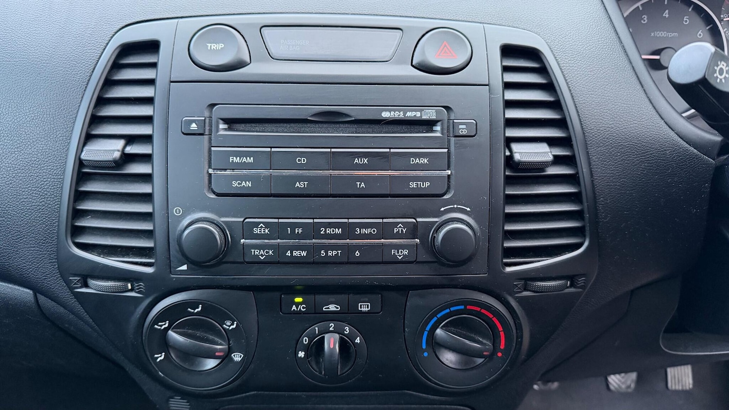 Used Hyundai i20 2009 for sale - 76743610: Photo 23