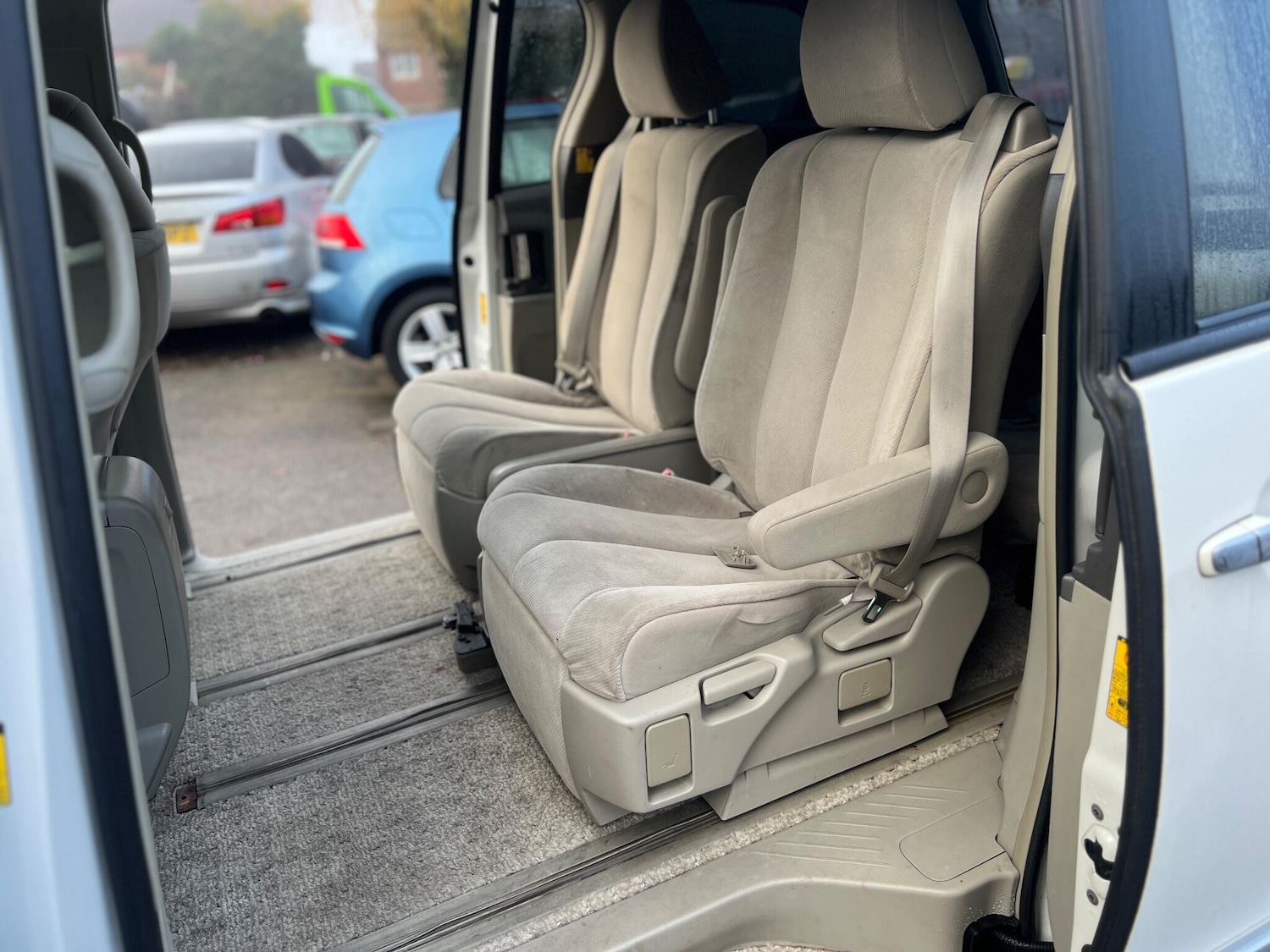 Used Toyota Estima 2023 for sale - 77016266: Photo 15