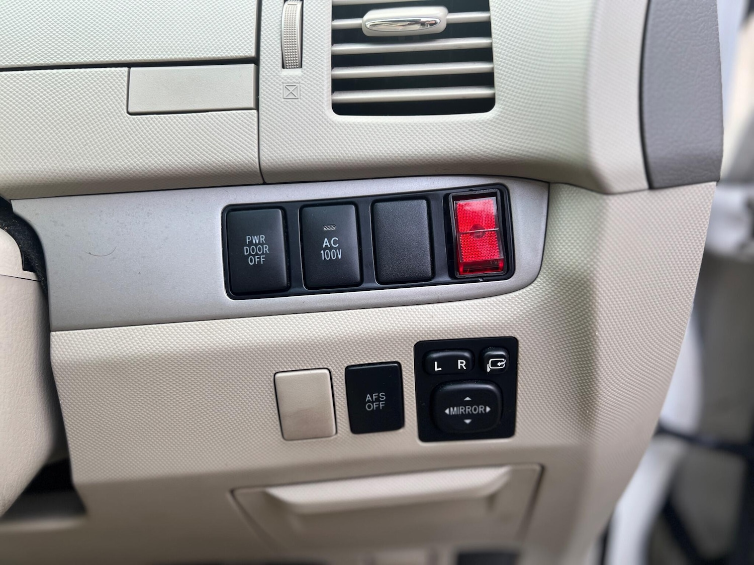 Used Toyota Estima 2023 for sale - 77016266: Photo 32