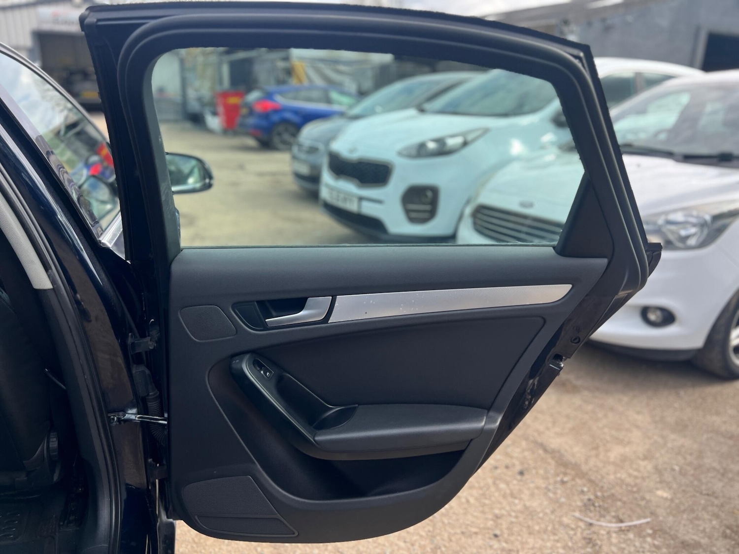 Used Audi A4 2009 for sale - 78086685: Photo 8