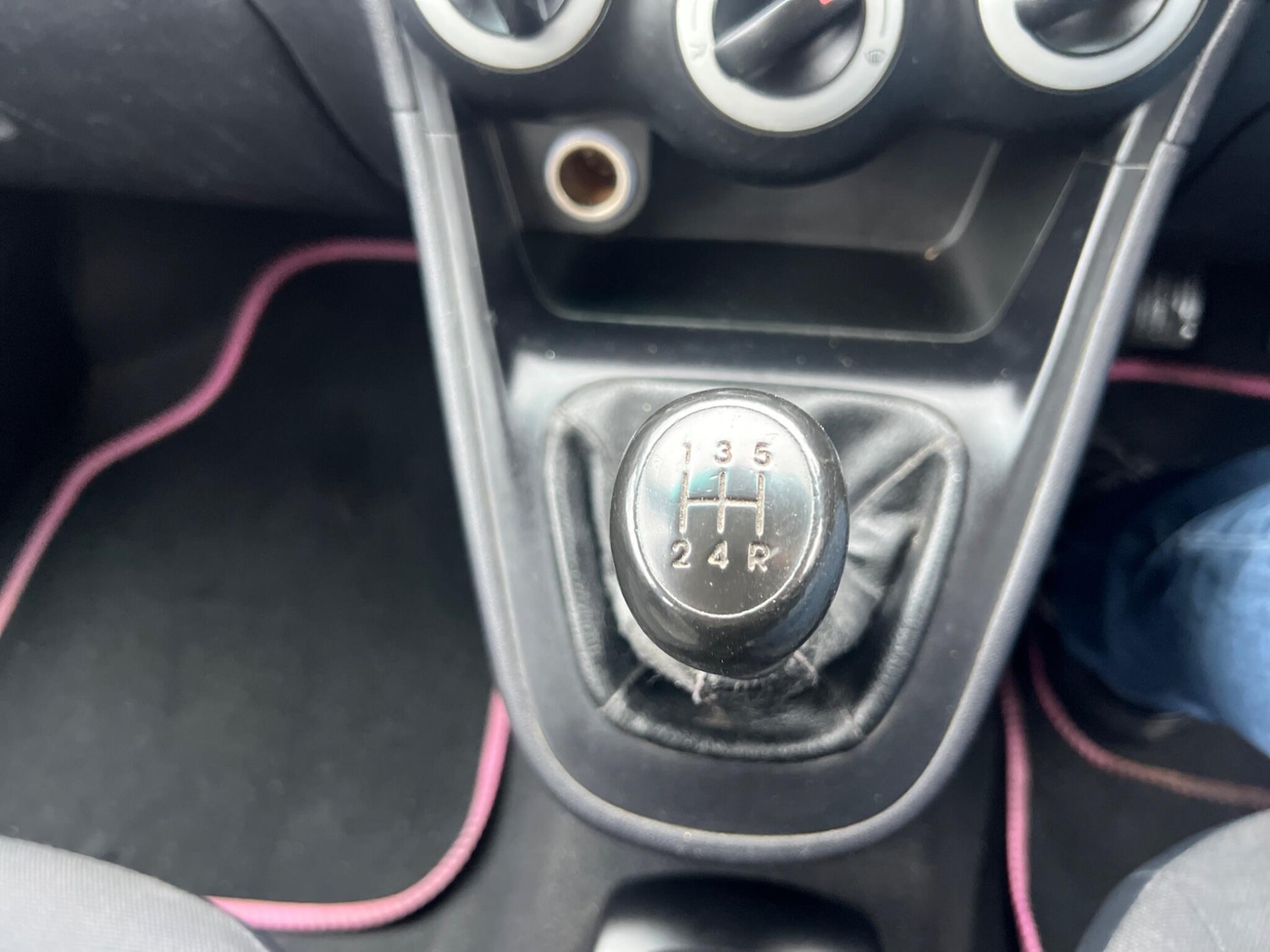 Used Hyundai i10 2010 for sale - 77155669: Photo 32