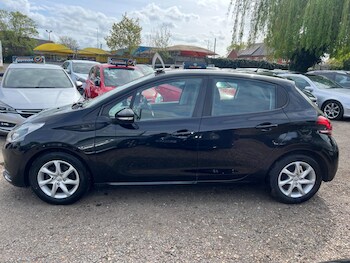 Used Peugeot 208 2017 for sale - 78276348: Photo
