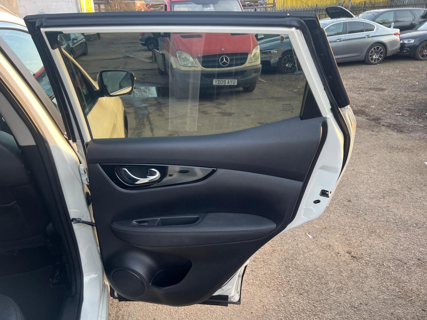 Used Nissan Qashqai 2015 for sale - 77977939: Photo 10