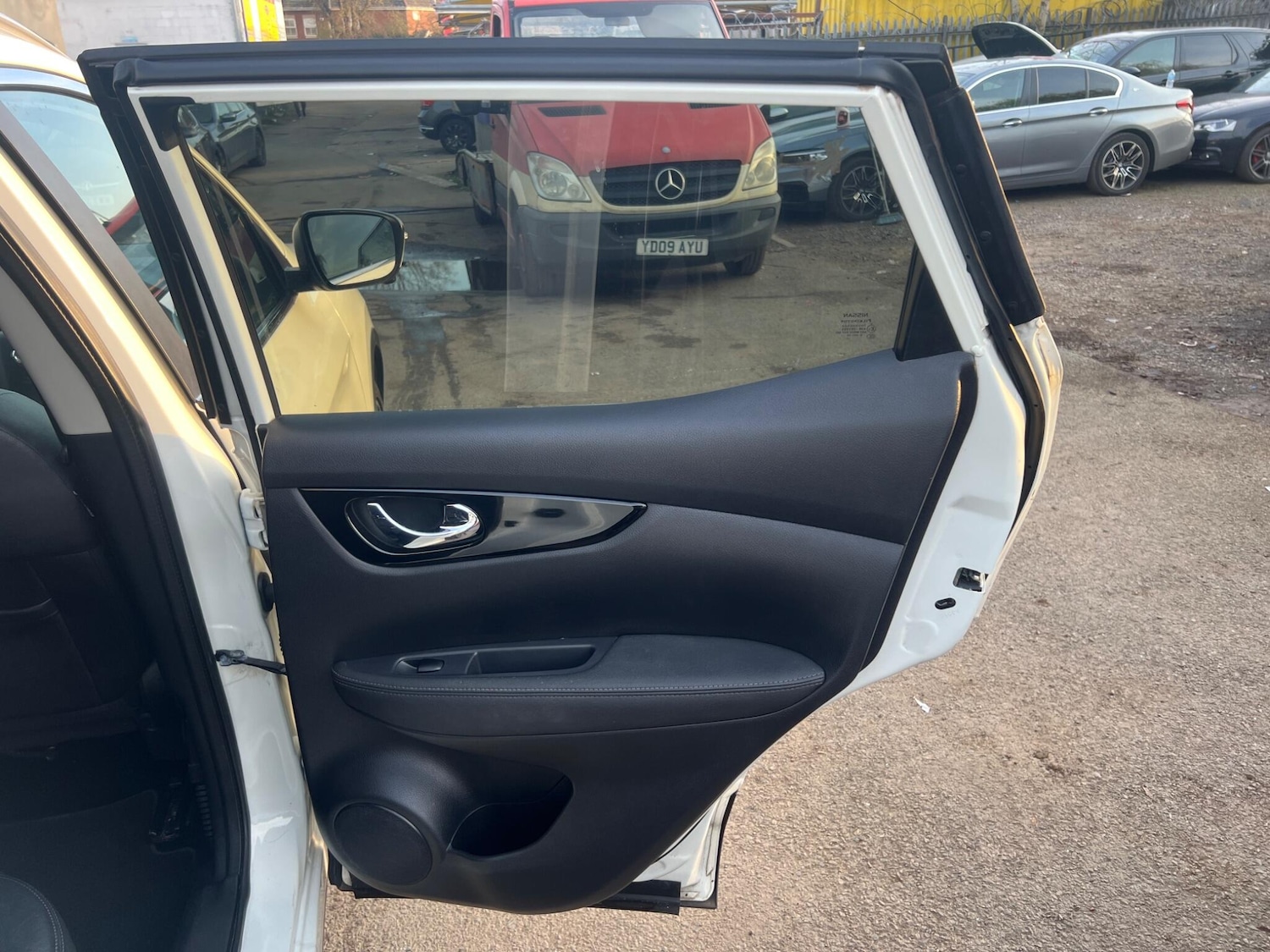 Used Nissan Qashqai 2015 for sale - 77977939: Photo 11