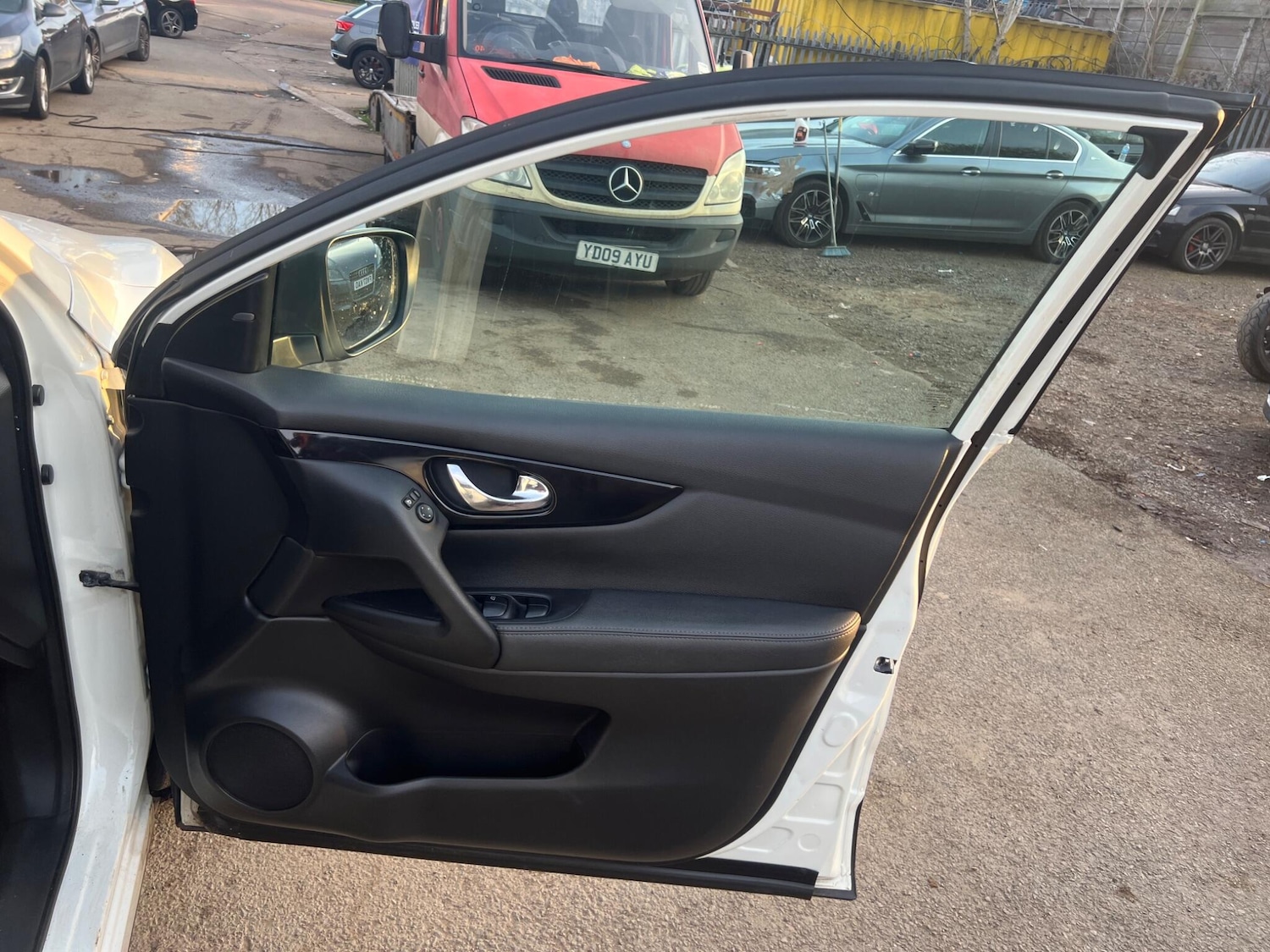 Used Nissan Qashqai 2015 for sale - 77977939: Photo 12