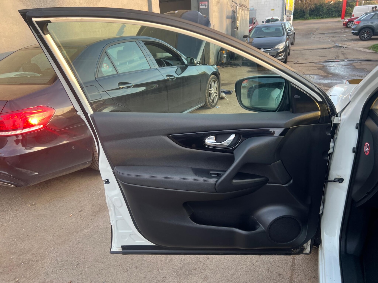 Used Nissan Qashqai 2015 for sale - 77977939: Photo 15