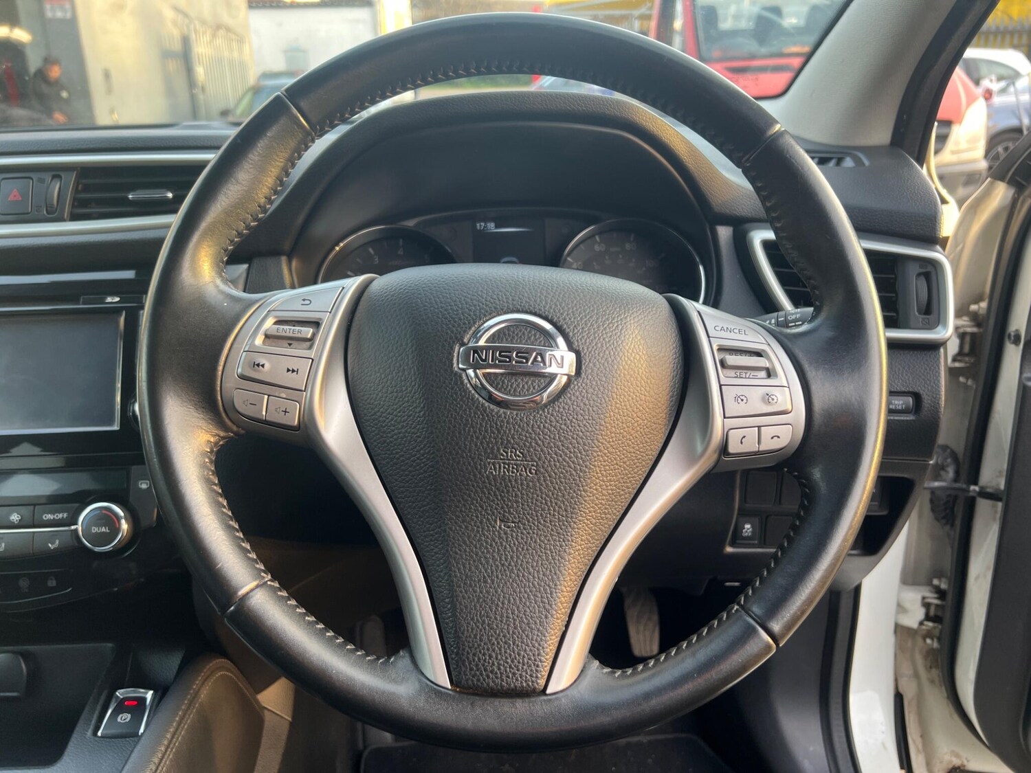 Used Nissan Qashqai 2015 for sale - 77977939: Photo 17