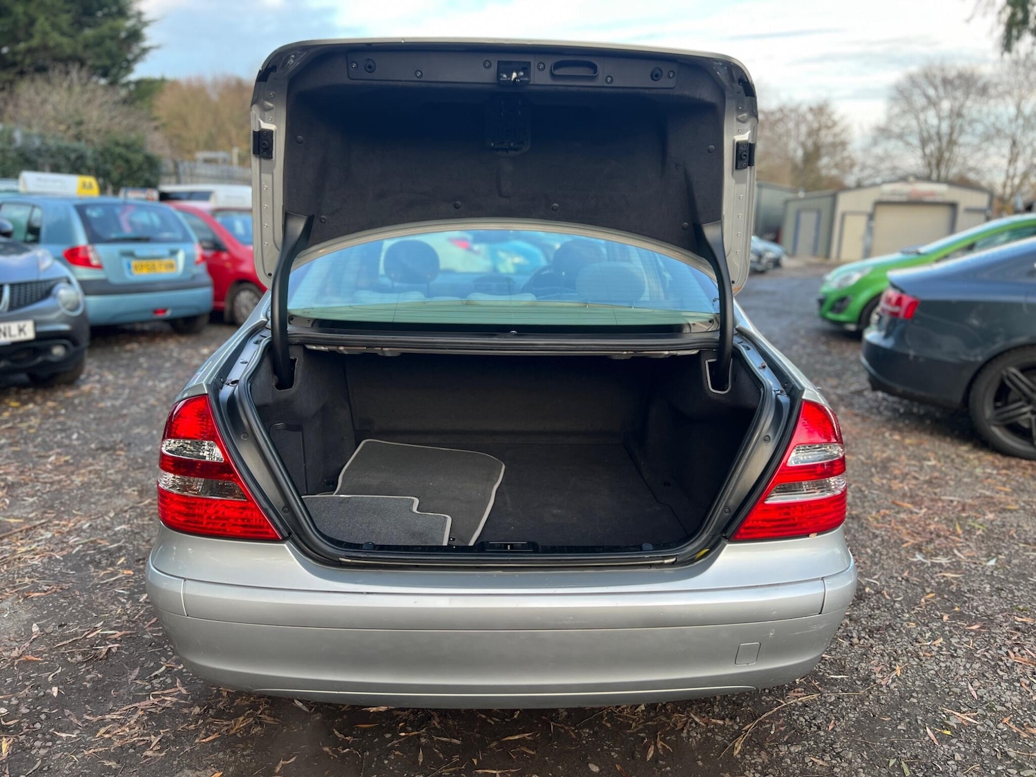 Used Mercedes-Benz E Class for sale - 76728203: Photo 15