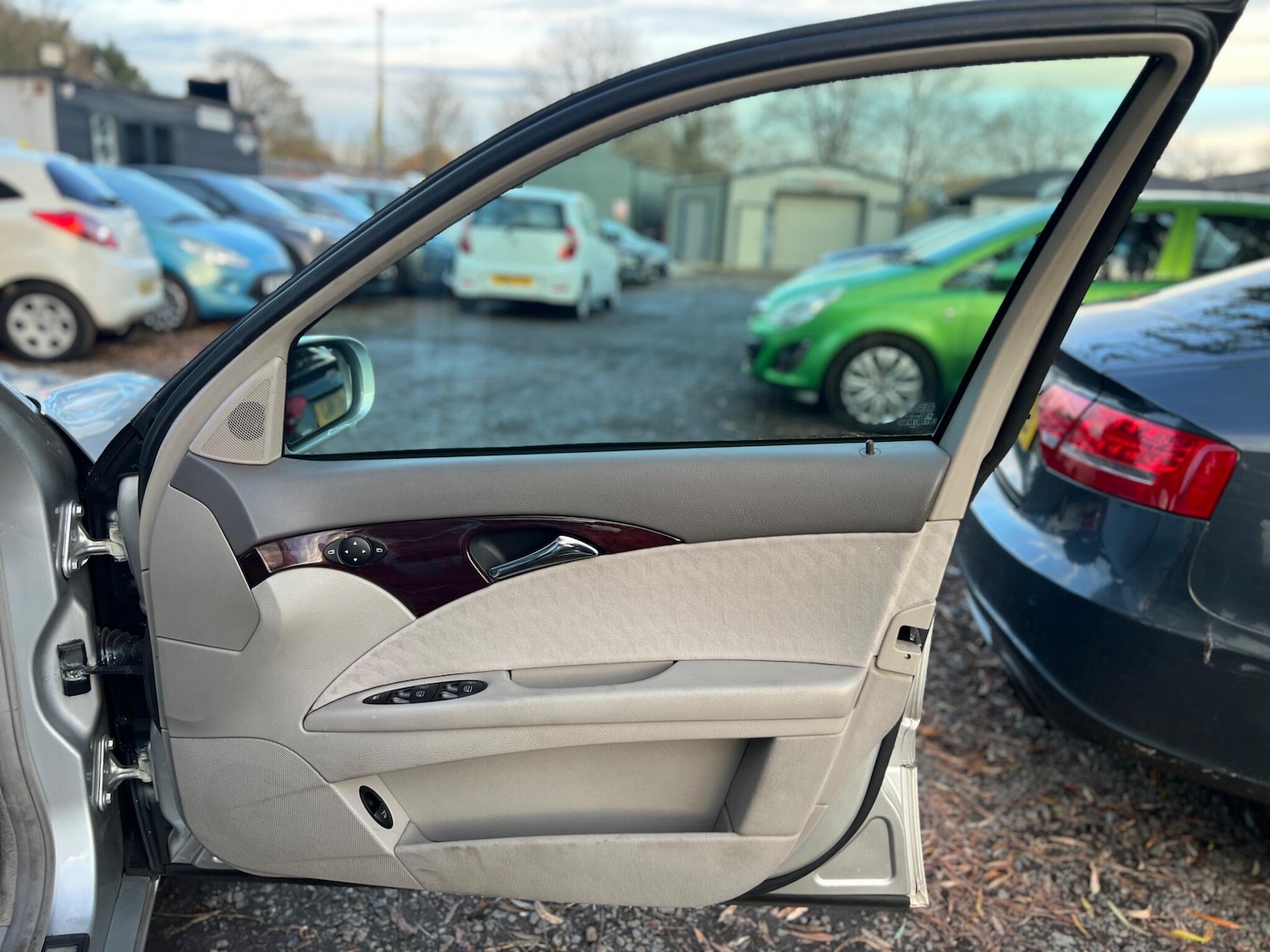 Used Mercedes-Benz E Class for sale - 76728203: Photo 17