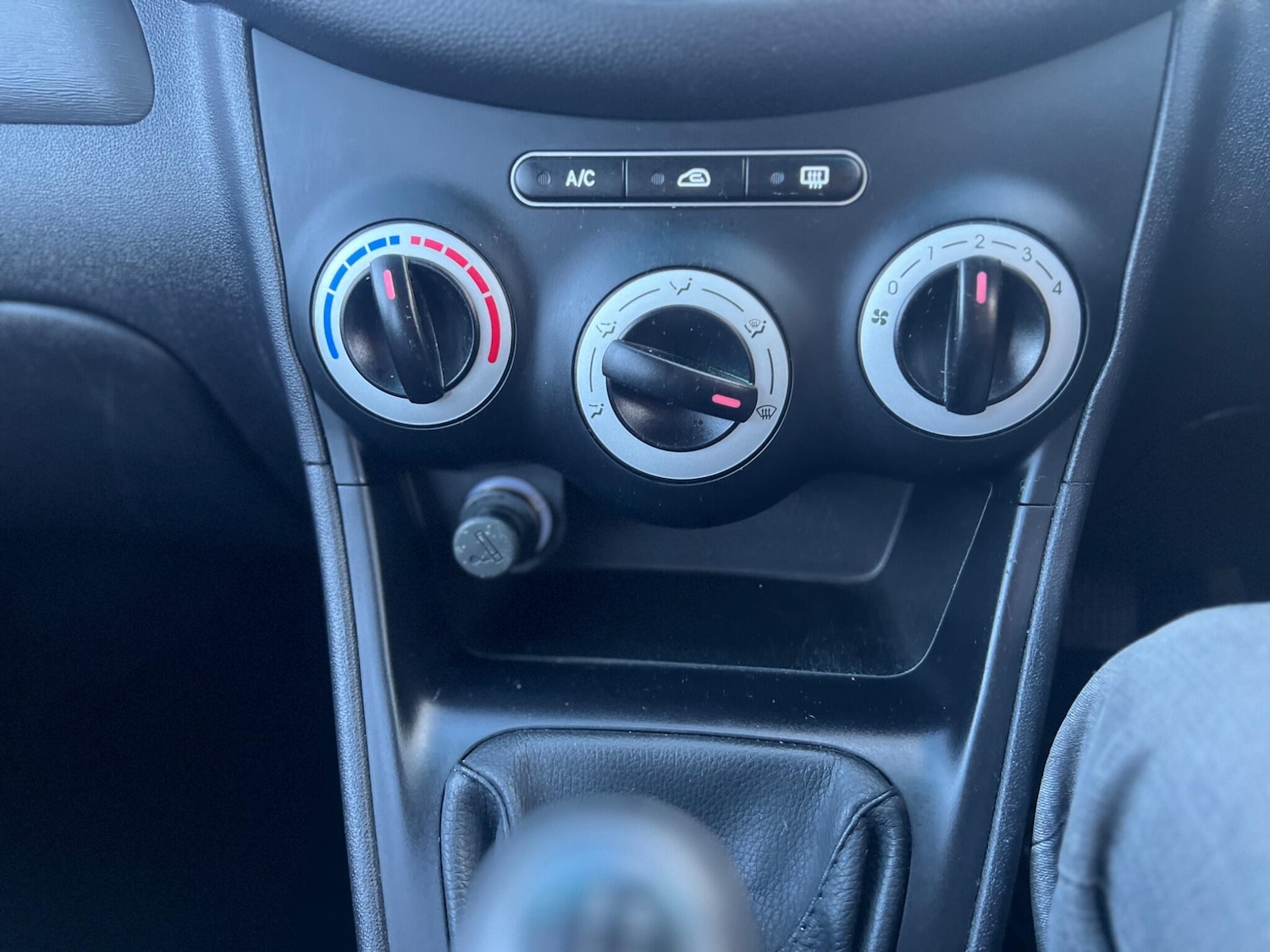 Used Hyundai i10 for sale - 77267874: Photo 29