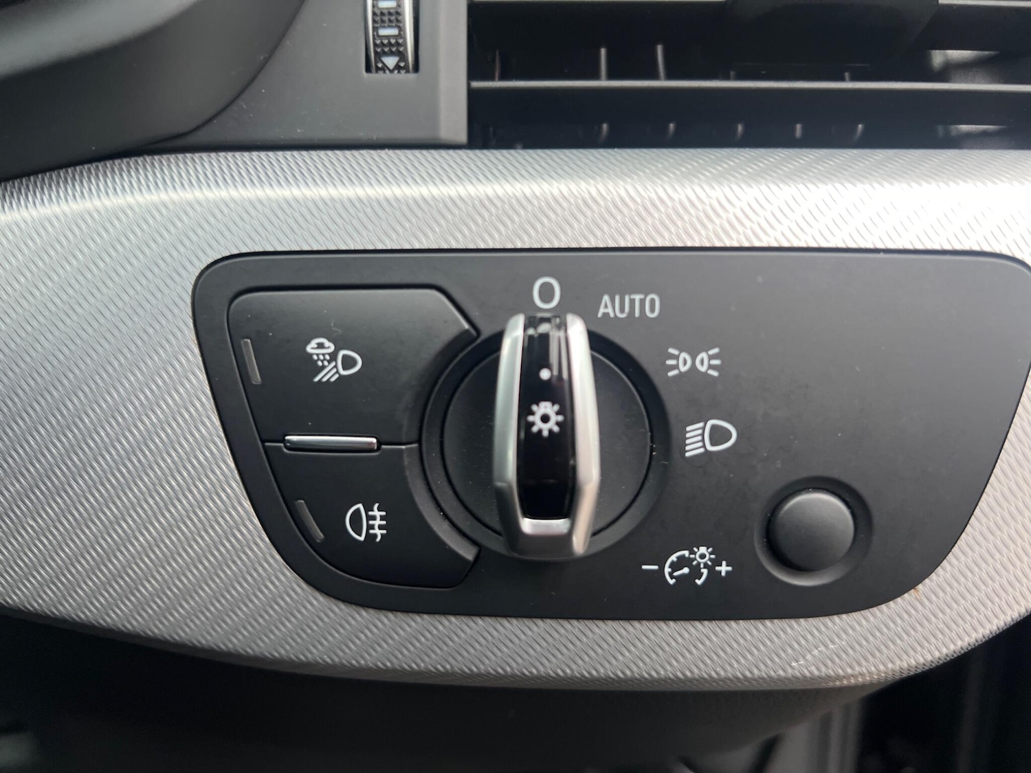 Used Audi A4 2016 for sale - 77344835: Photo 27