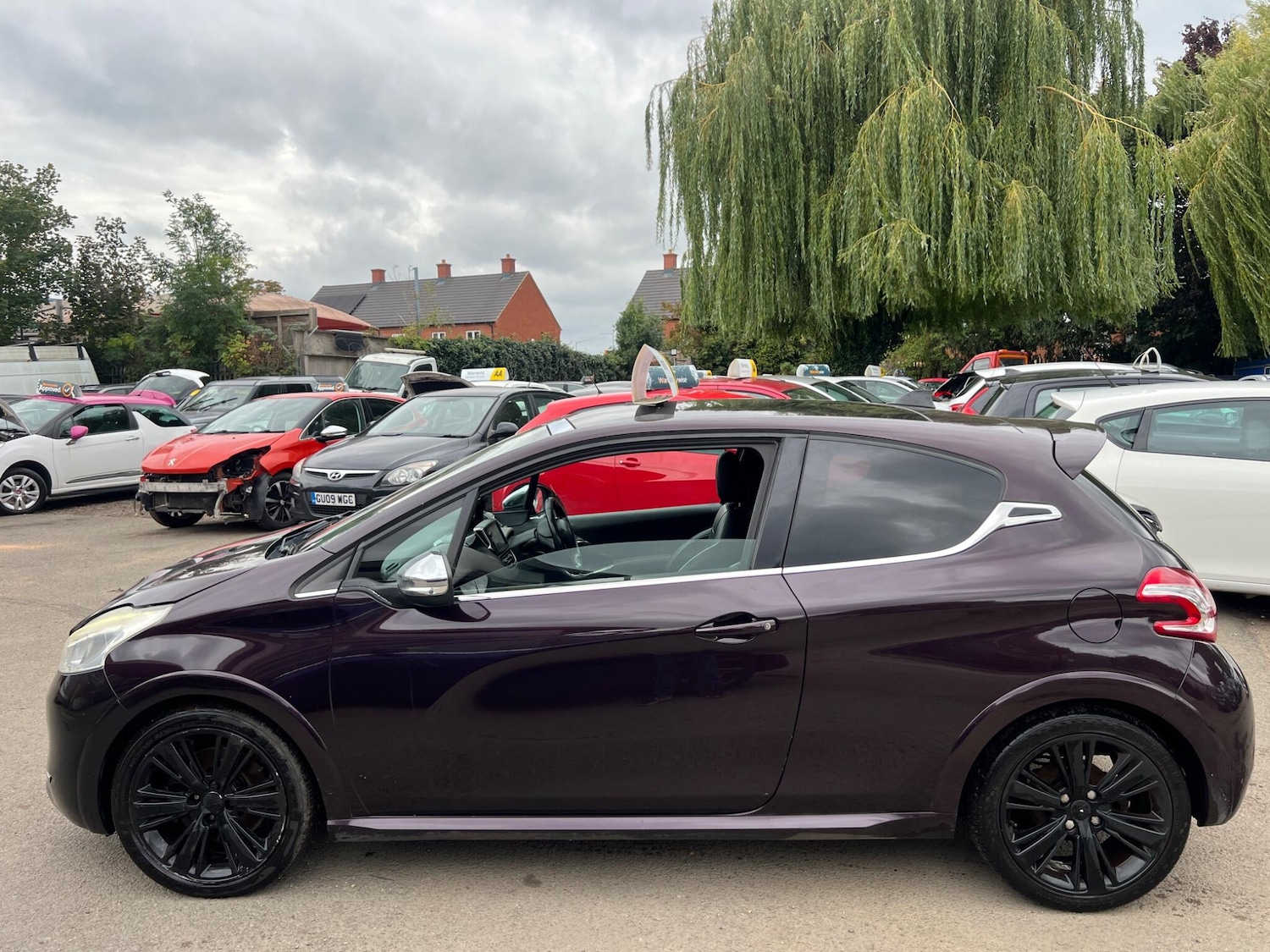 Used Peugeot 208 2013 for sale - 77768253: Photo 13