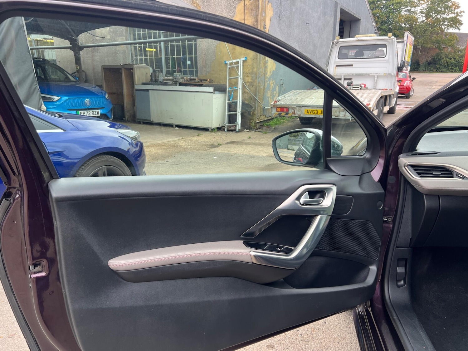 Used Peugeot 208 2013 for sale - 77768253: Photo 17