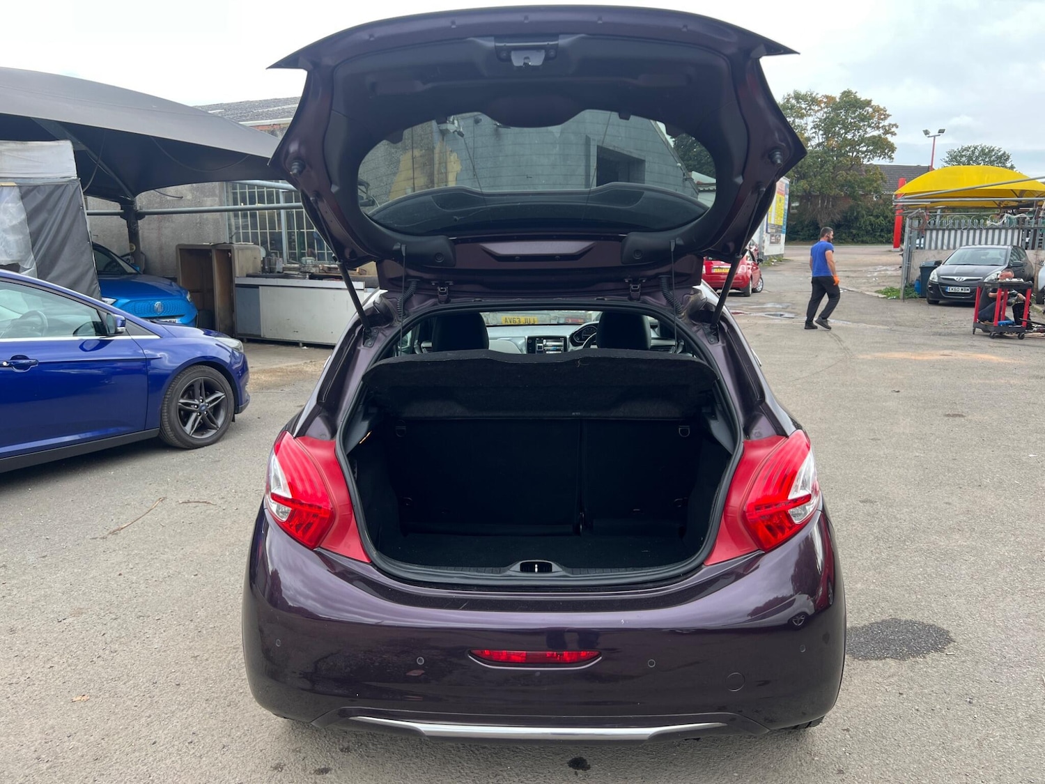 Used Peugeot 208 2013 for sale - 77768253: Photo 19