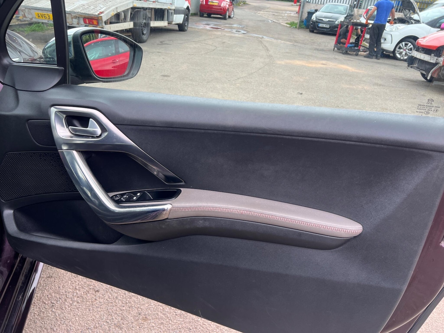 Used Peugeot 208 2013 for sale - 77768253: Photo 21