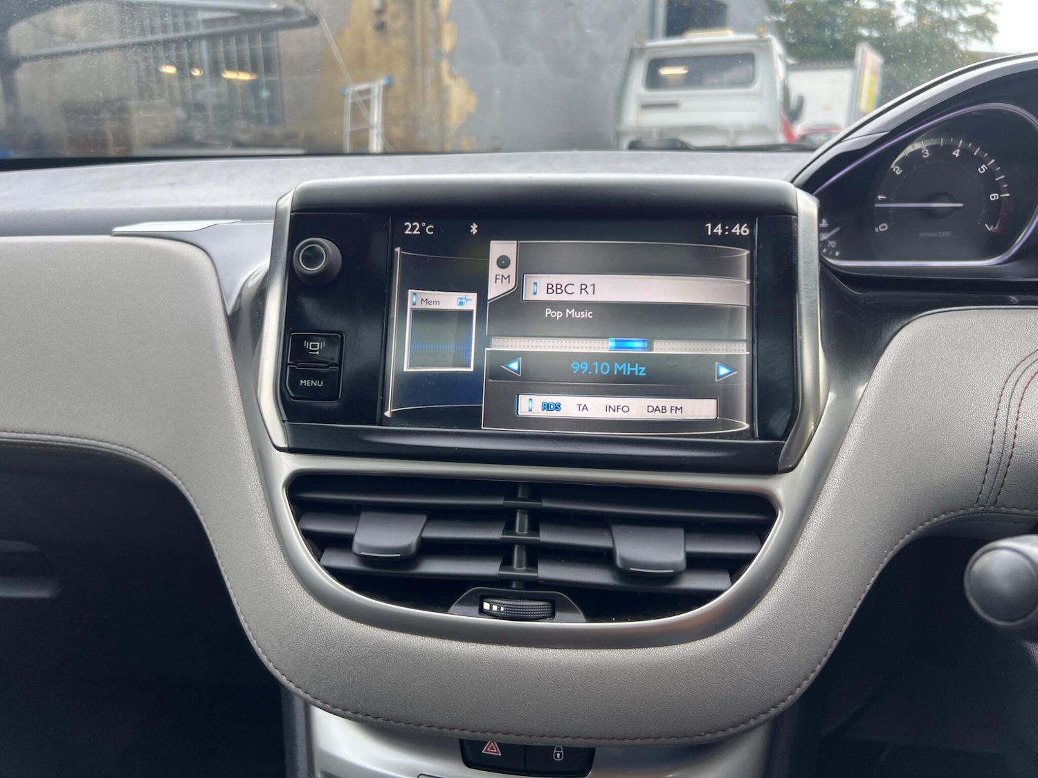 Used Peugeot 208 2013 for sale - 77768253: Photo 27