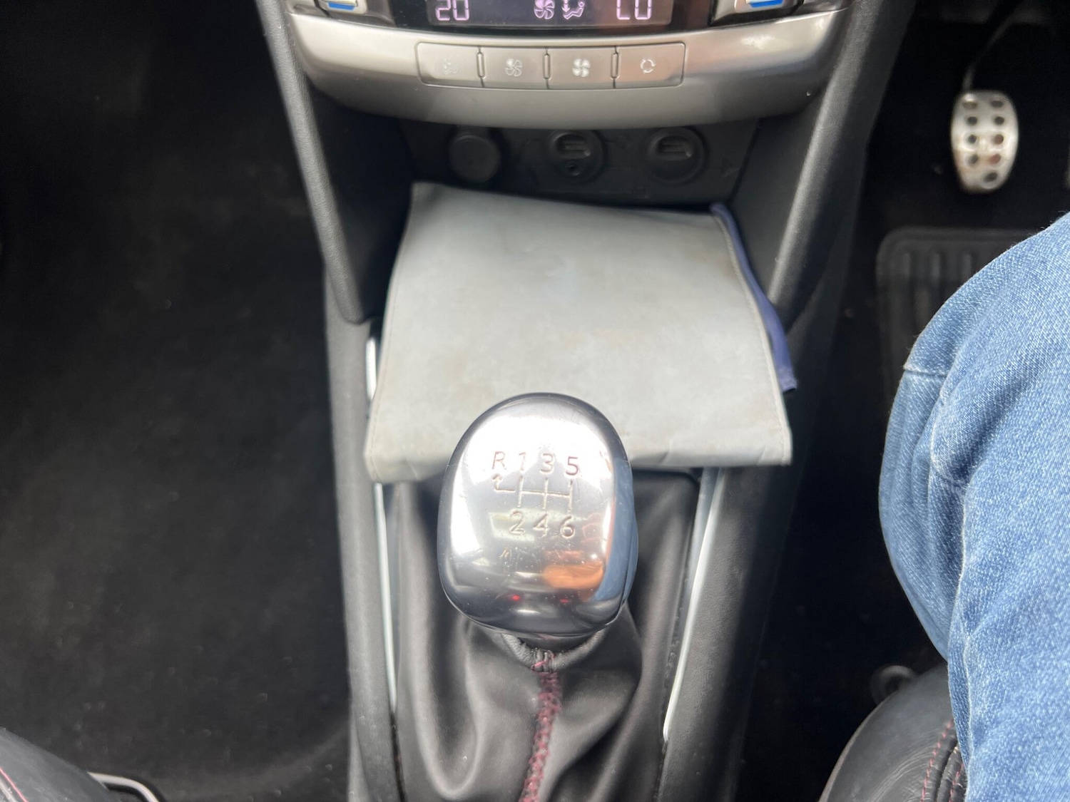 Used Peugeot 208 2013 for sale - 77768253: Photo 28