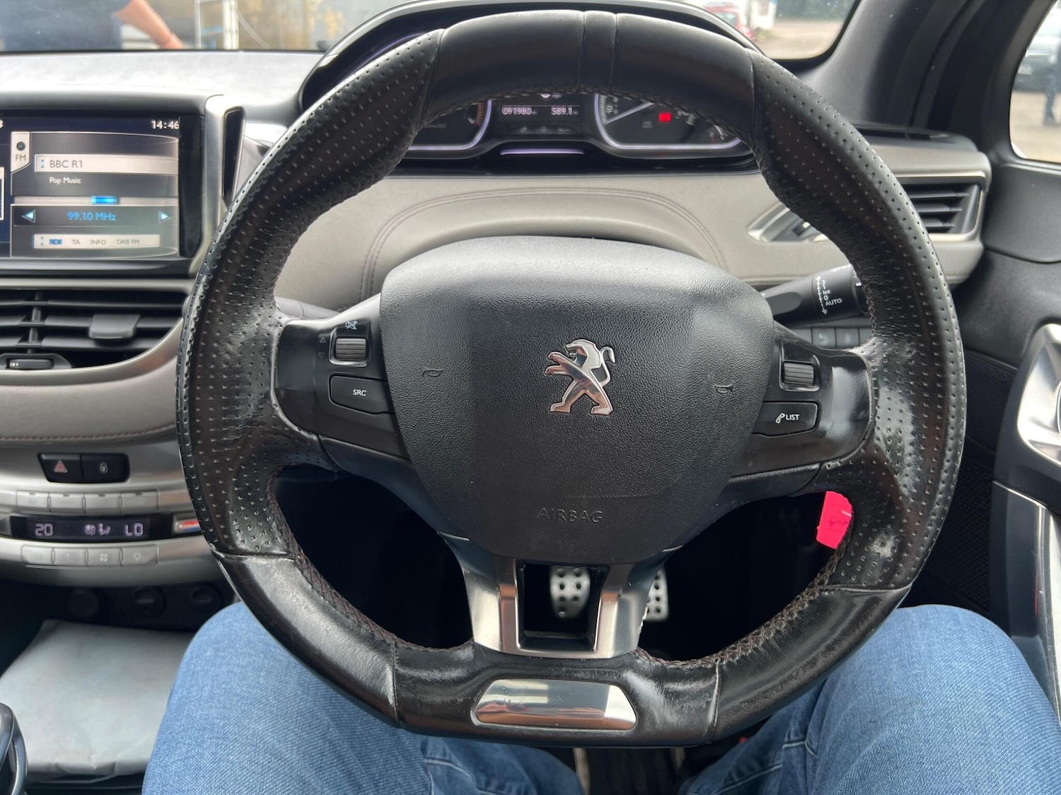 Used Peugeot 208 2013 for sale - 77768253: Photo 29