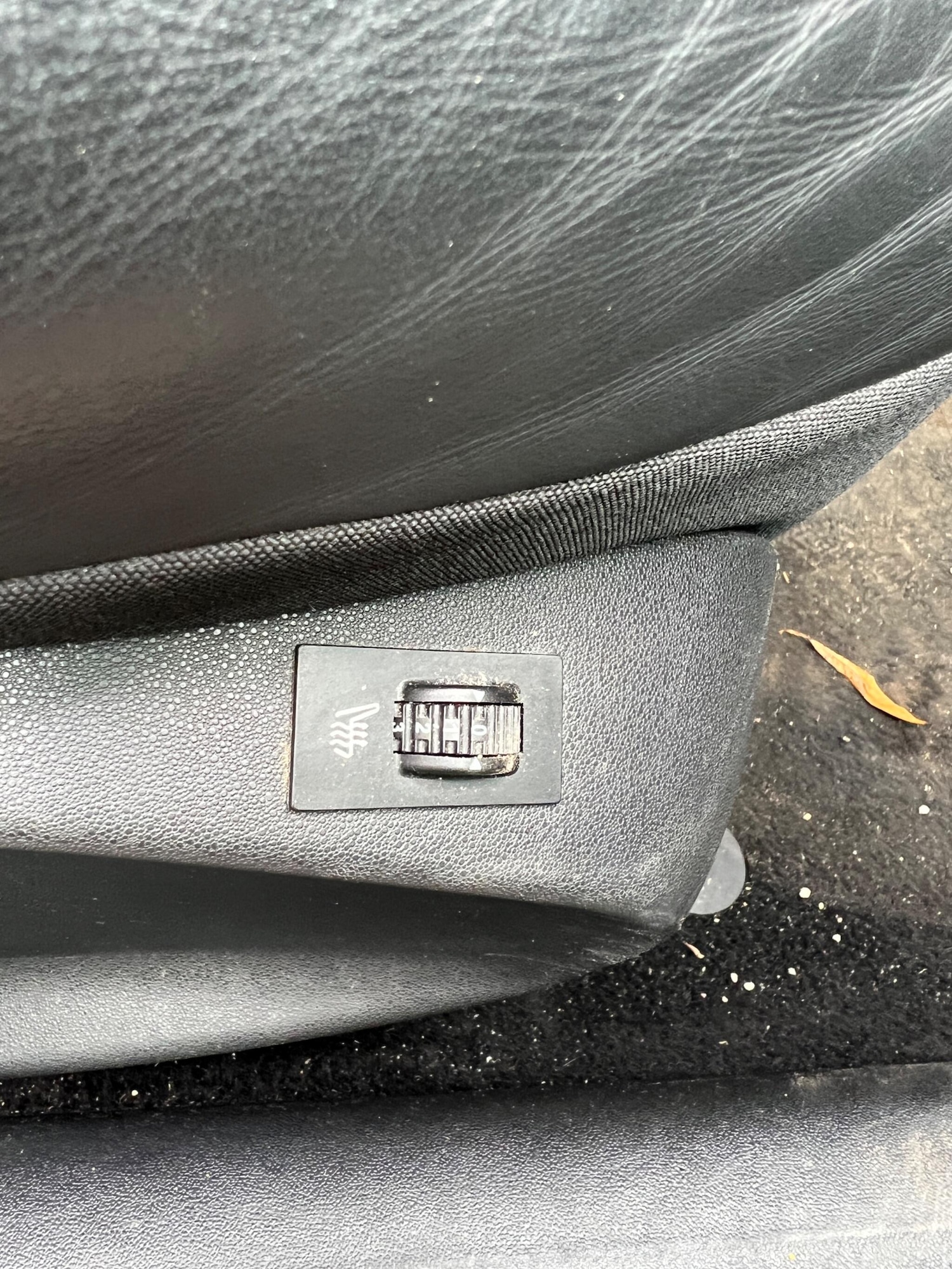 Used Peugeot 208 2013 for sale - 77768253: Photo 31