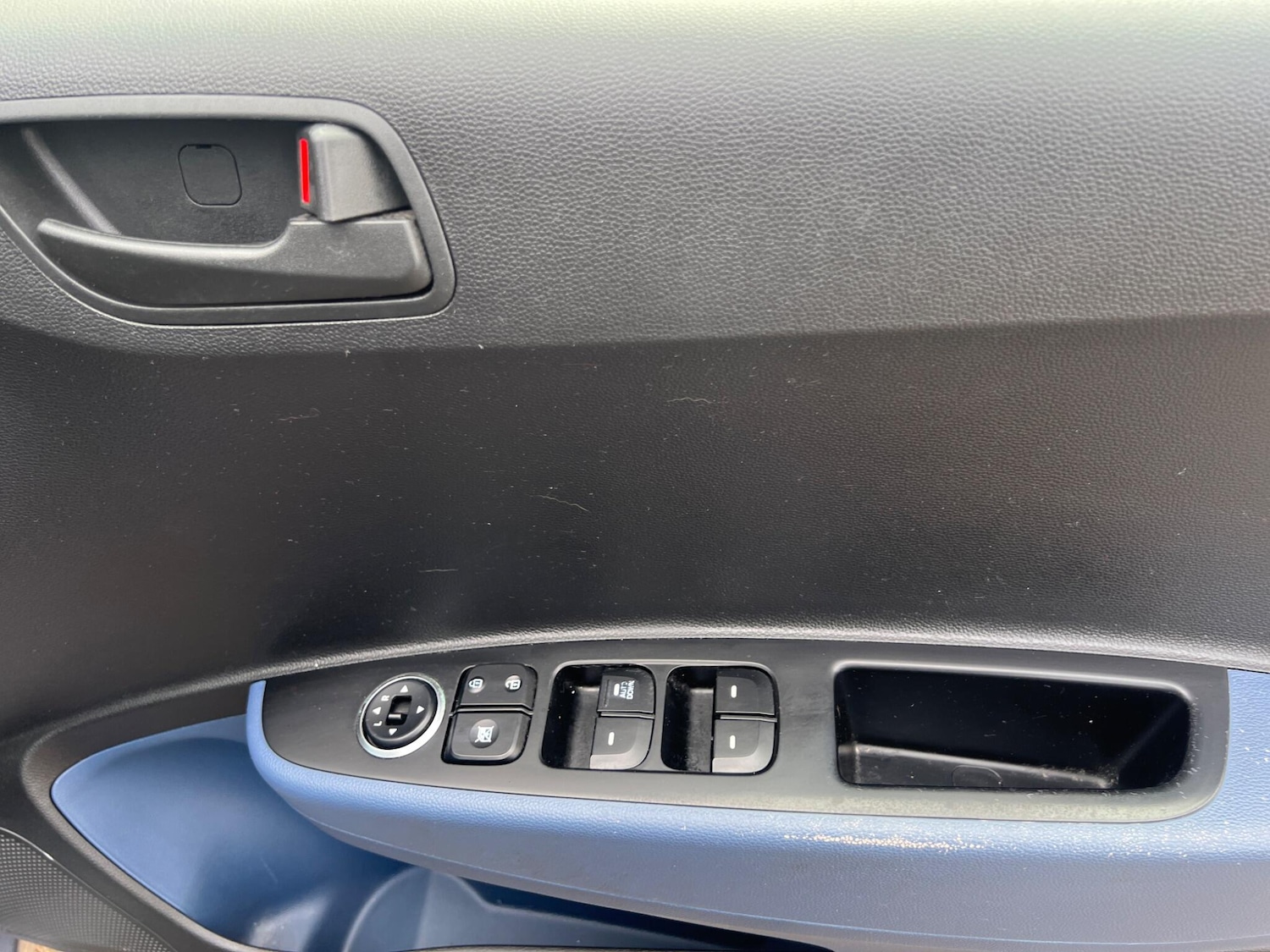 Used Hyundai i10 2015 for sale - 77524078: Photo 27