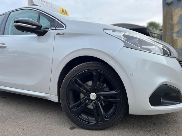 Used Peugeot 208 2016 for sale - 76151499: Photo 19