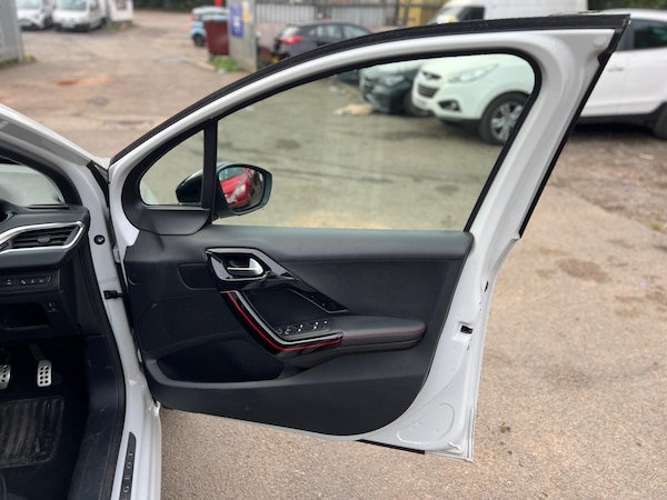 Used Peugeot 208 2016 for sale - 76151499: Photo 9