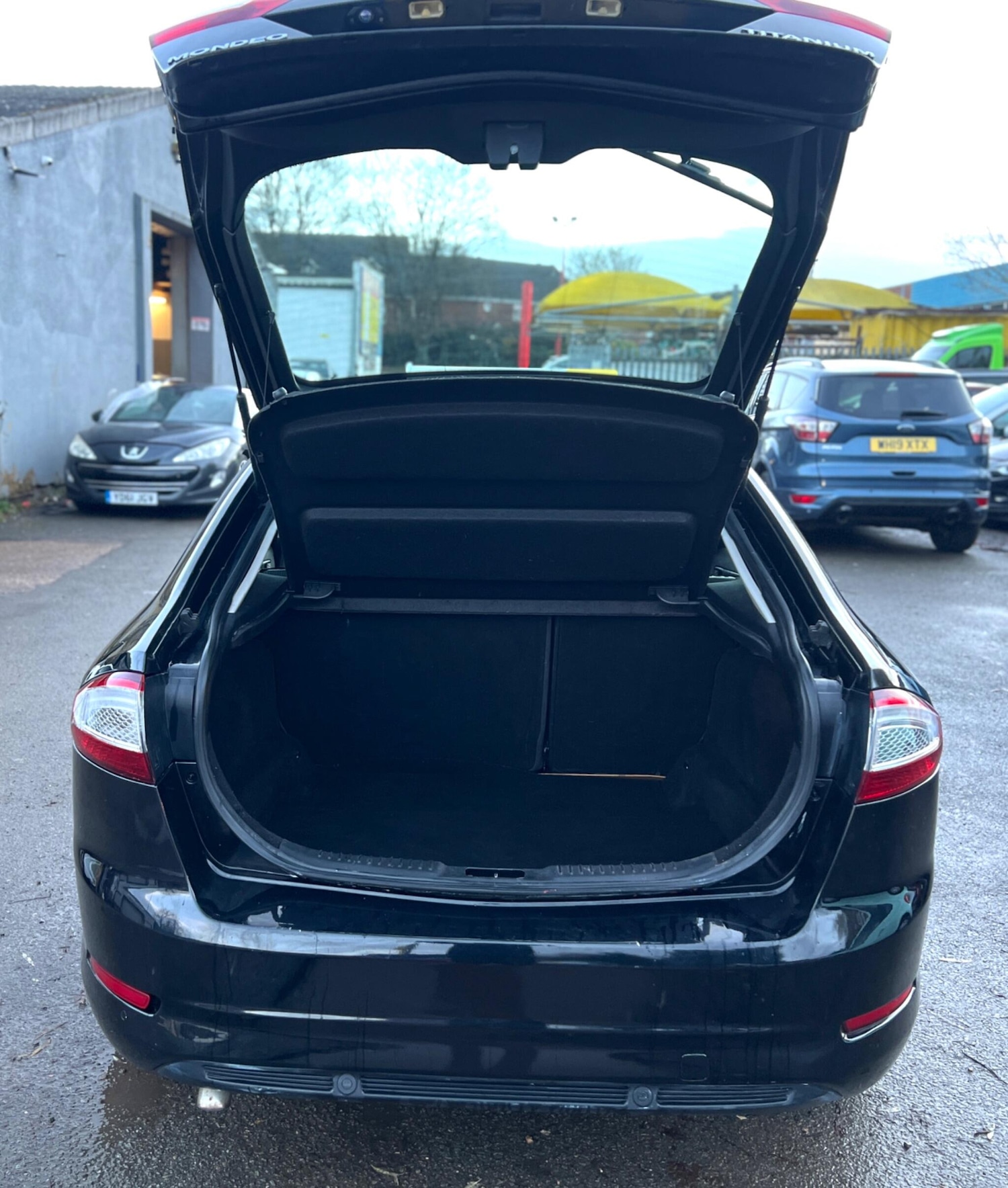 Used Ford Mondeo 2013 for sale - 76850227: Photo 19