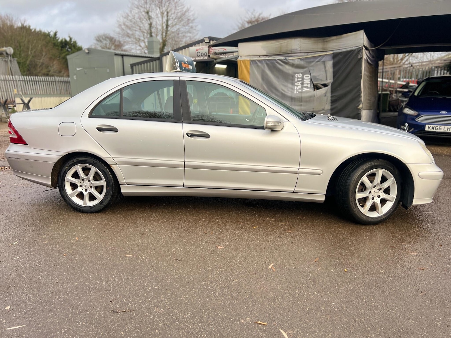 Used Mercedes-Benz C Class 2005 for sale - 76925926: Photo 10