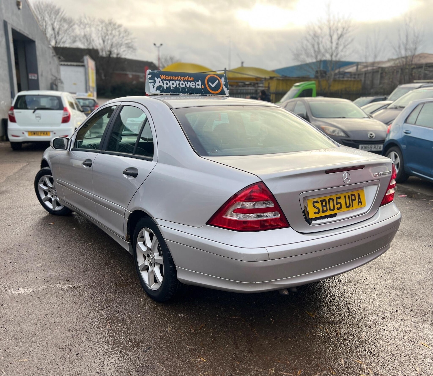 Used Mercedes-Benz C Class 2005 for sale - 76925926: Photo 12