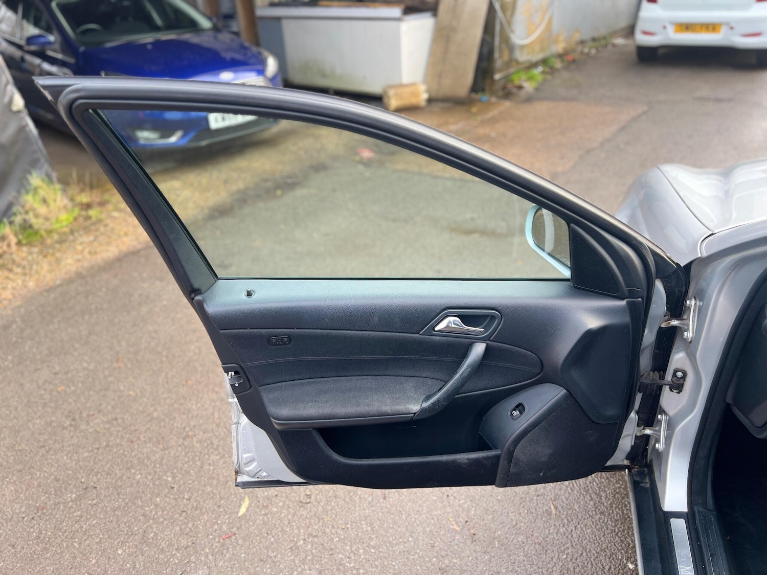 Used Mercedes-Benz C Class 2005 for sale - 76925926: Photo 15